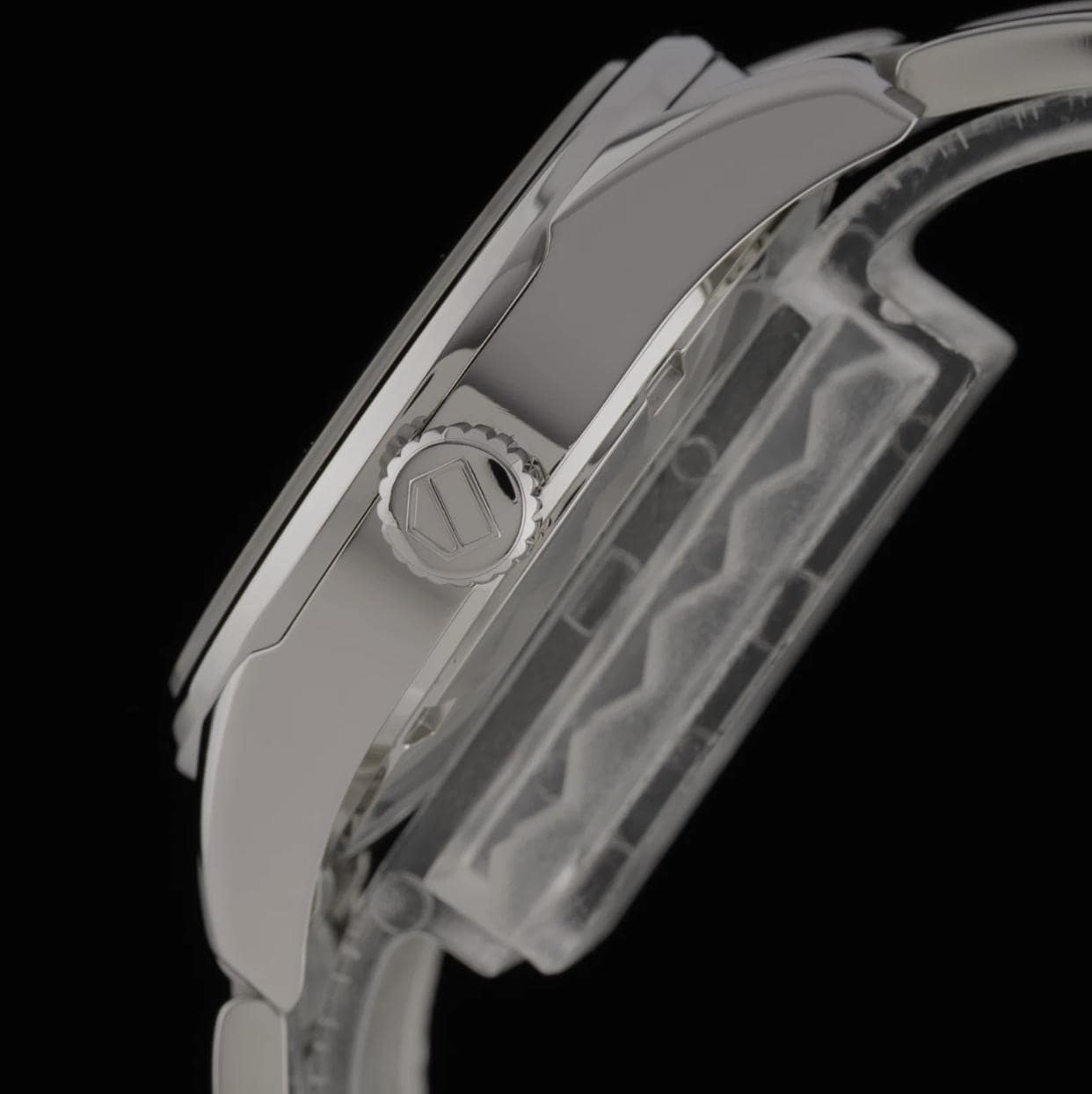 TAG Heuer Carrera WAR1314 Diamond Mother of Pearl 32mm Quartz Ladies Watch